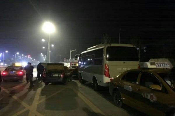 老师用丝袜脚摩擦jJJ
