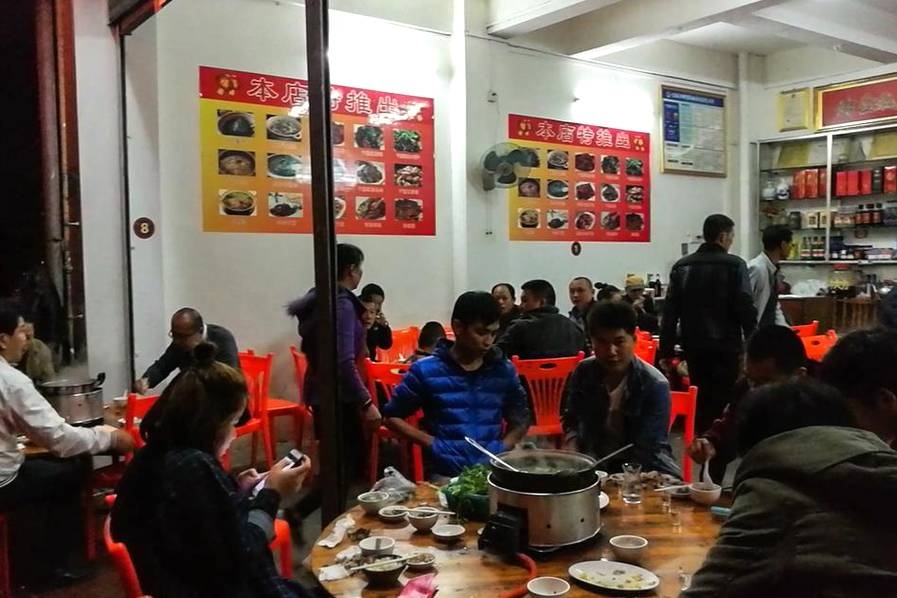 别揉我胸 啊 嗯～接吻
