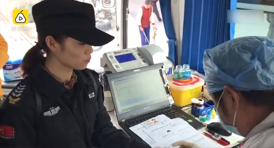 黄色电影。