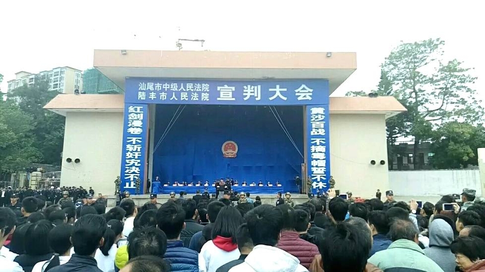 老师露出 强行让男生揉动漫