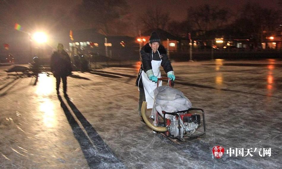 中国老太婆特大特大的奶子和操逼视频中文普通话