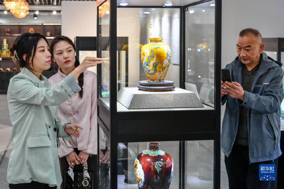 欧美人妻系列精品三级片在线