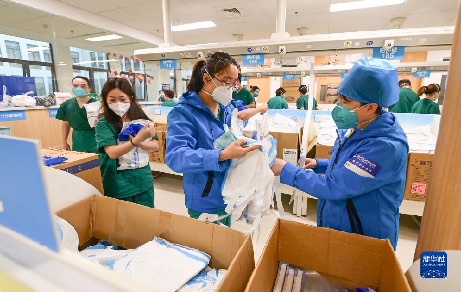 外国黄网啊啊啊好舒服插的我