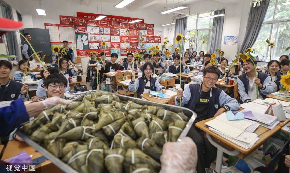 欧美老妇小伙子性关系