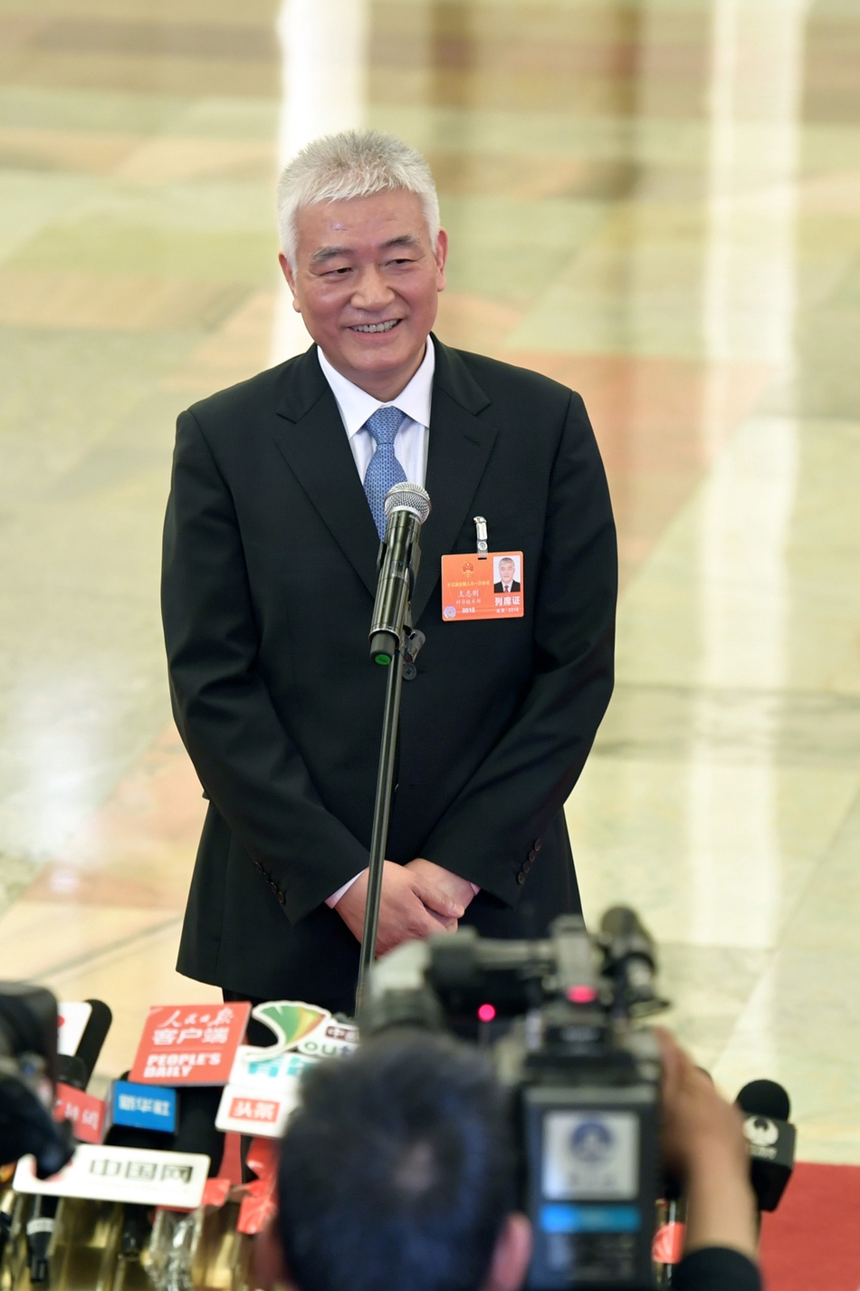 八重神子撕开内衣 吸奶头动漫
