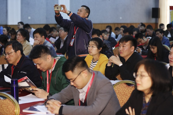 精品国产露脸精彩对白