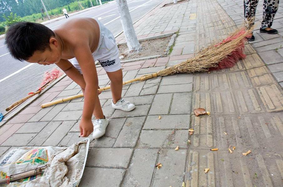 小多少人口手_博社村人口多少