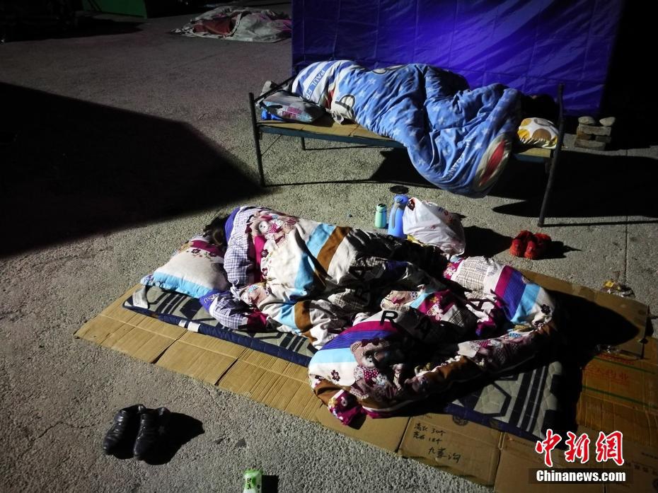 韩国三级片夫妻的世界
