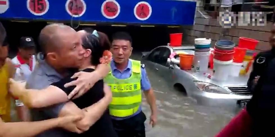 三级片饥渴人妻