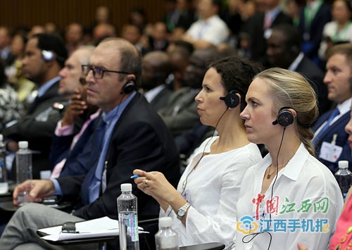 小受公车忘穿内裤被挺进小说