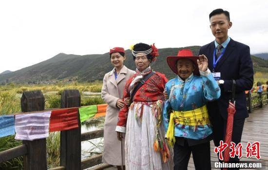 女扑扒开 让客人添