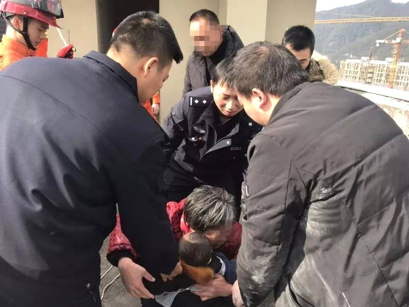 点击图片查看详情 四川的人口有多少_探访四川监狱艾滋病服刑人员(2)
