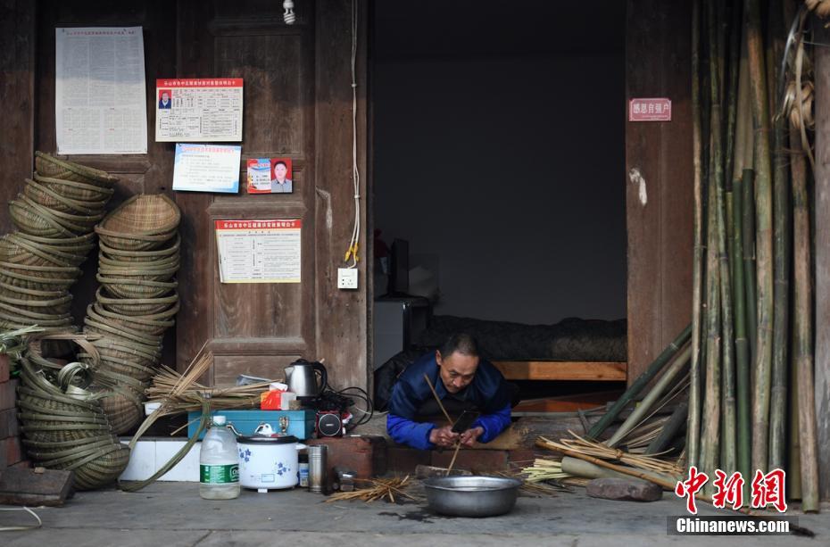挑逗奶頭吹喇叭