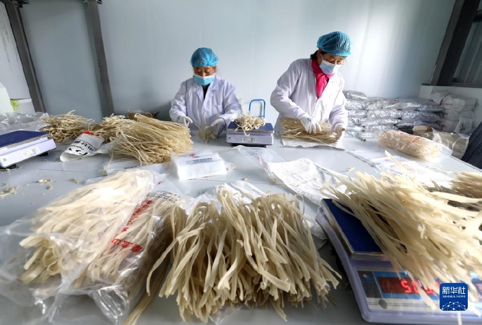 年青夫妻性爱大片