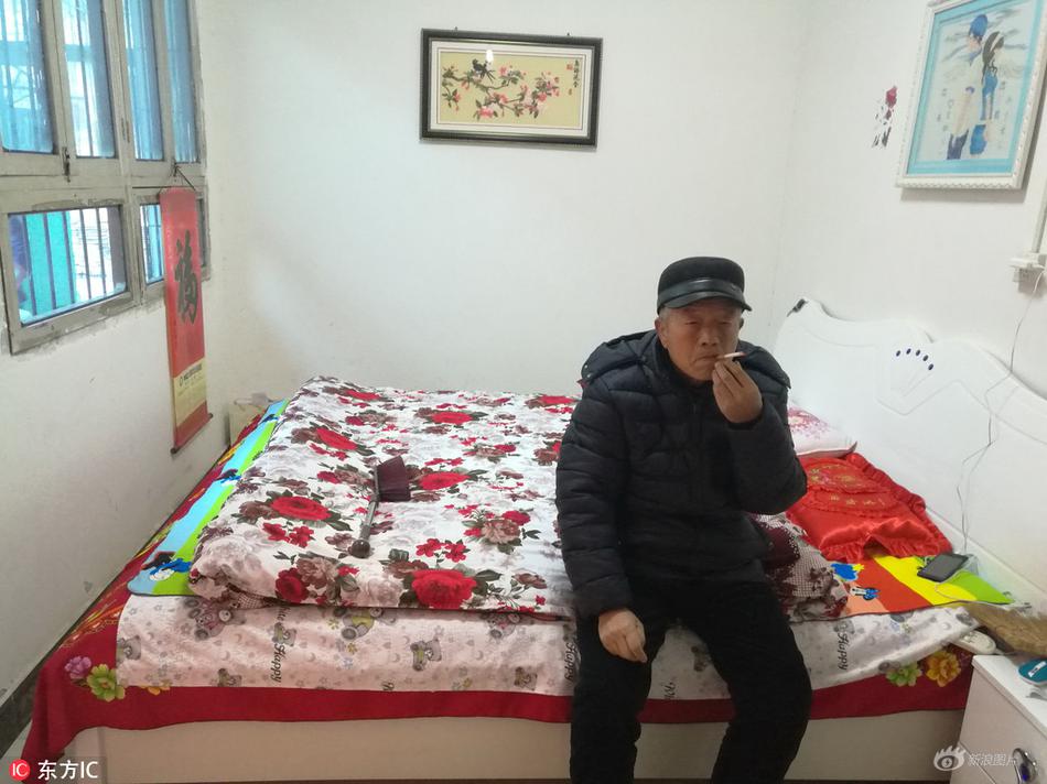 中国卖婬BBW士多毛