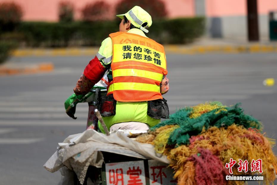 黄色电影特级俄罗斯老太婆裸体