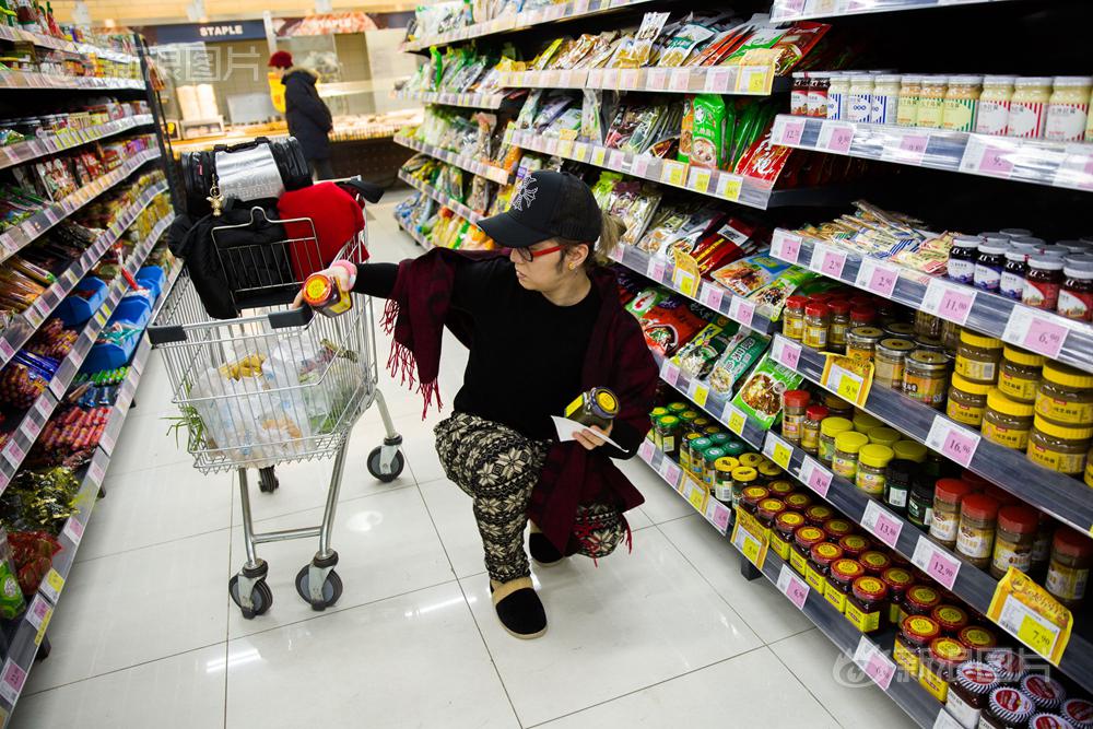 强行扒开腿 狂揉 玩各种玩具