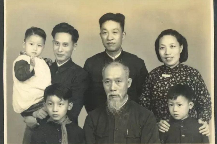 下载黄色片三级片。