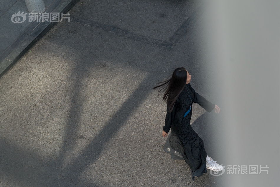 女奥特曼被 到爽被爆衣