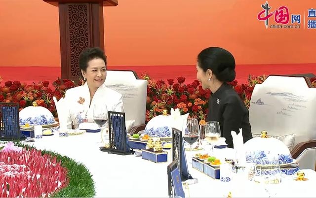 美女裸体做受???