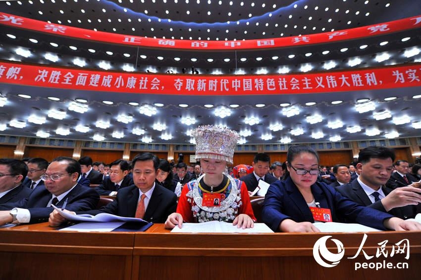 女性100%裸露全胸动漫