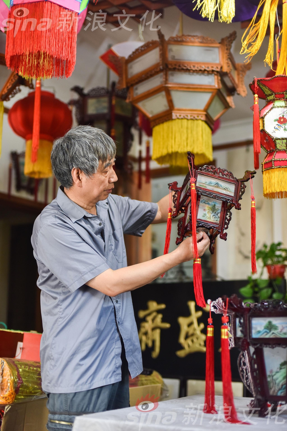 用道具自慰