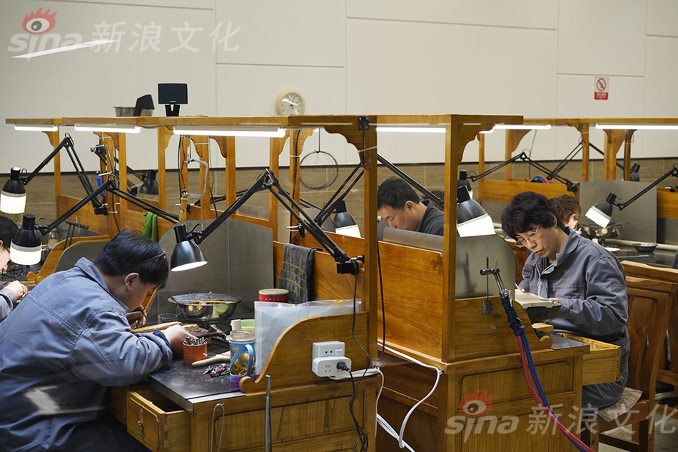 成人国产精品秘 久久久按摩下载