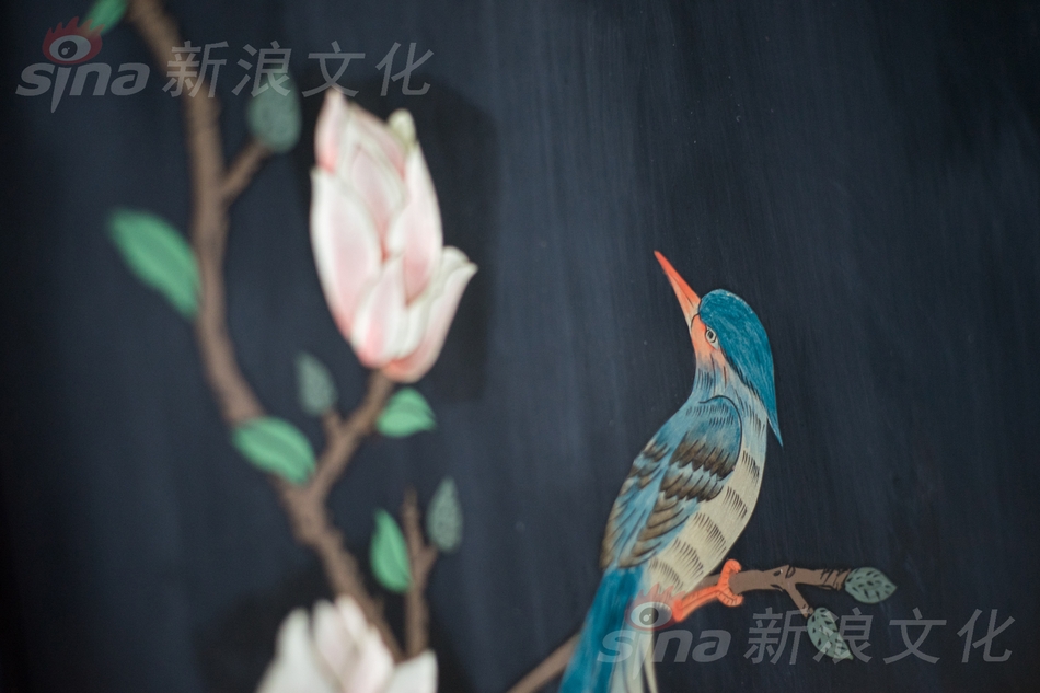 表妺洗澡让我进去摸她奶