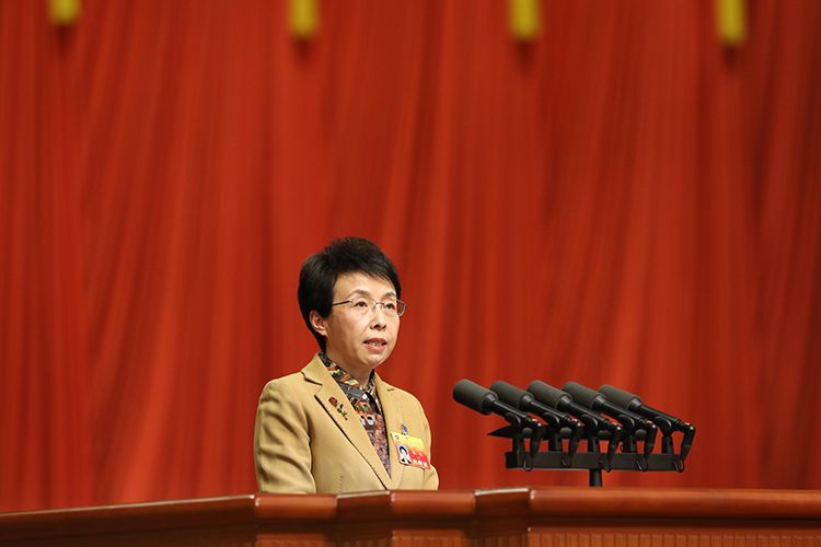 9分10秒落地窗头撞玻璃视频