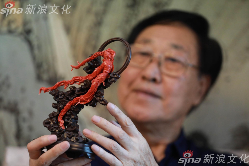 男Ji大巴进入女人的图片