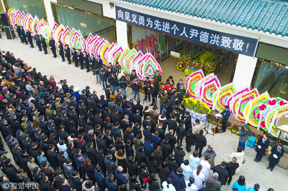 一小时高效喷药近百亩，合肥推广无人植保机助力油菜花丰产