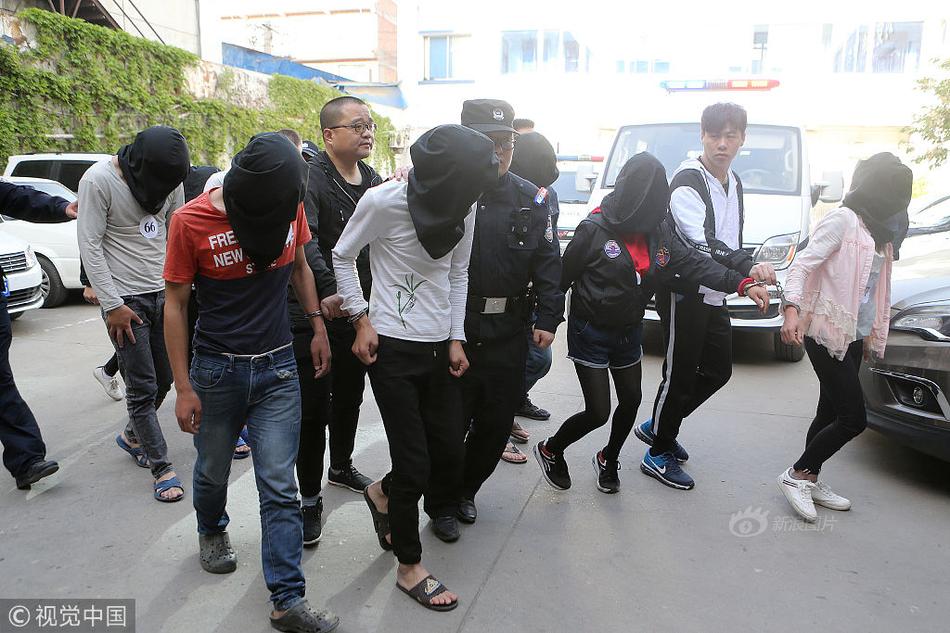 女人扒开 男生摸