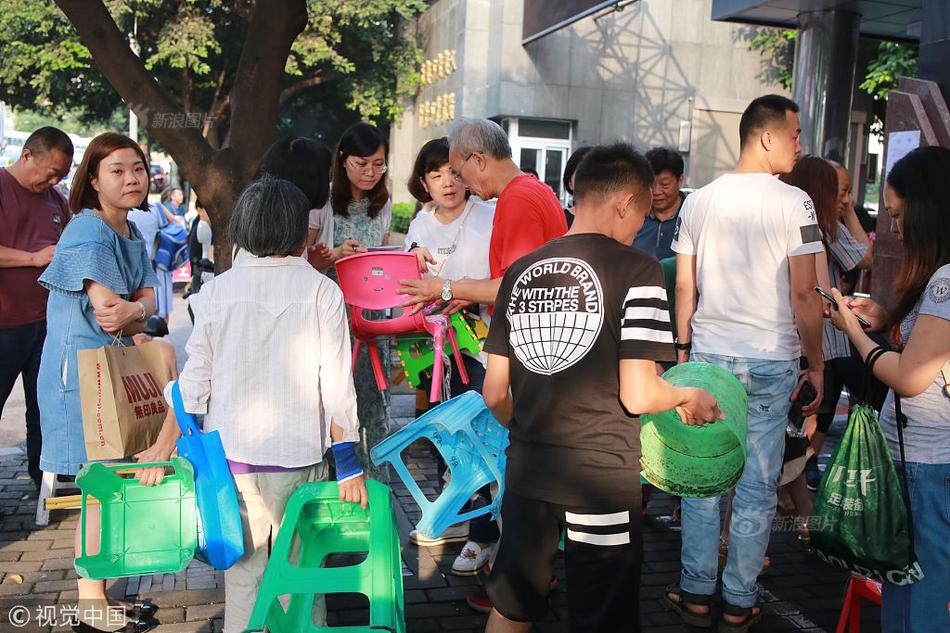 智能时代：德甲 文化如何玩转高科技设备？