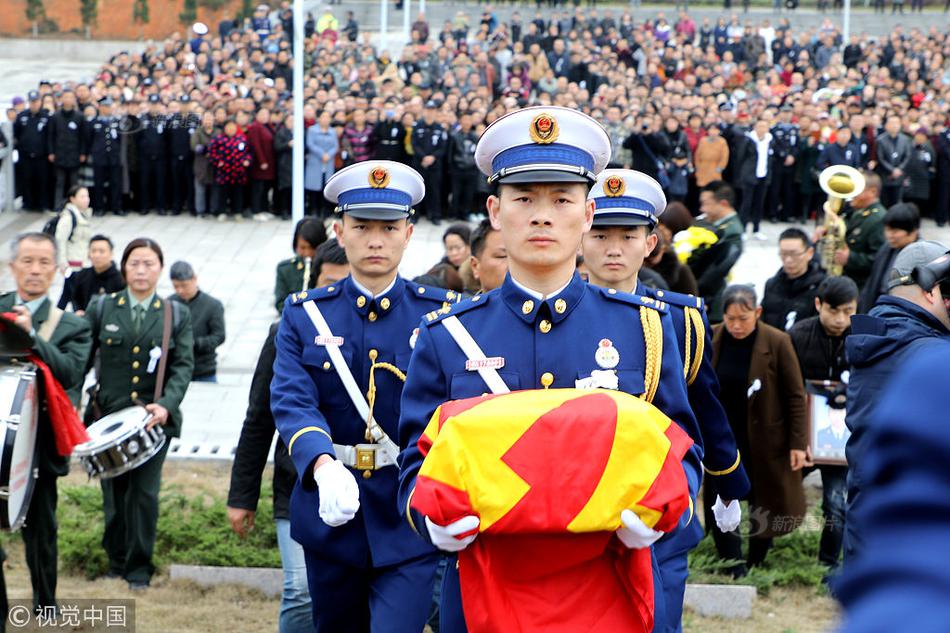 關塔那摩基地指揮官被解除職務，美軍稱對他“喪失信任”