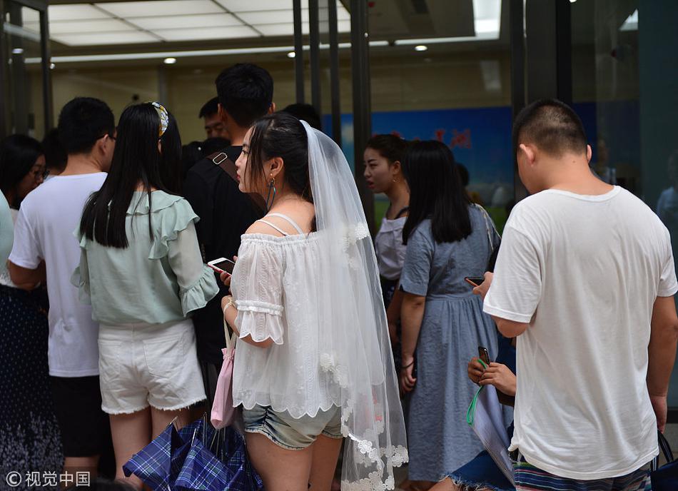 维克安泽国际象棋大赛丁立人战平卡尔森