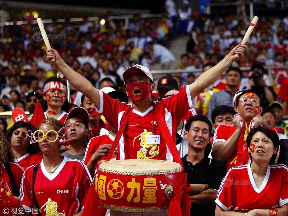 2002年6月8日,2002世界杯小组赛,中国Vs巴西.-40张照片里的改革...图片 143889 950x712