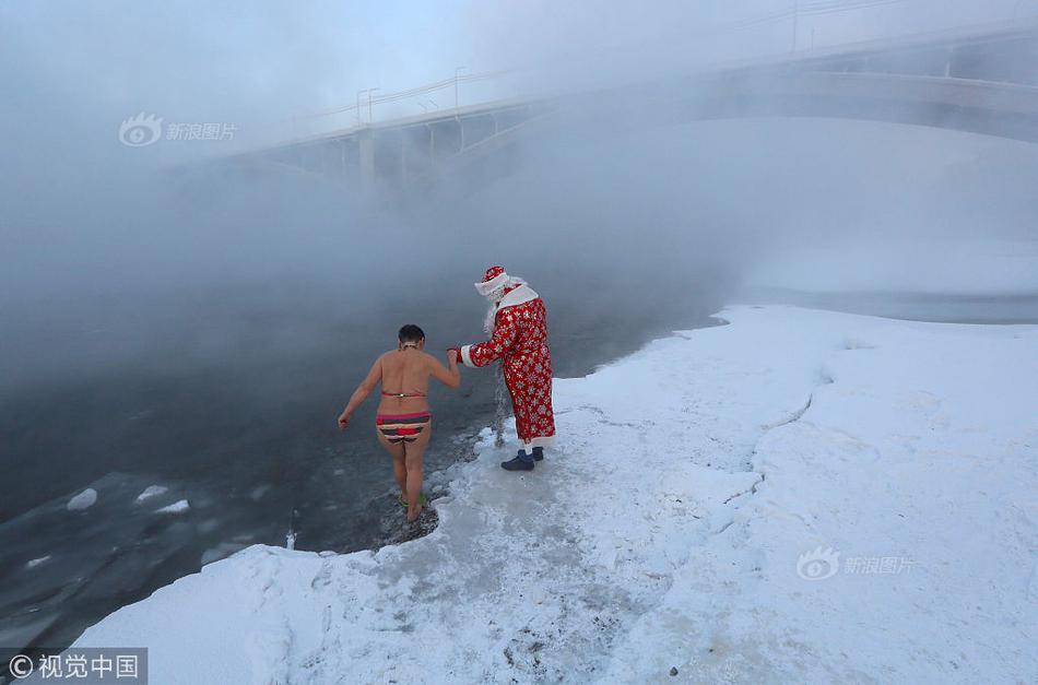 男Ji大巴进入女人的久