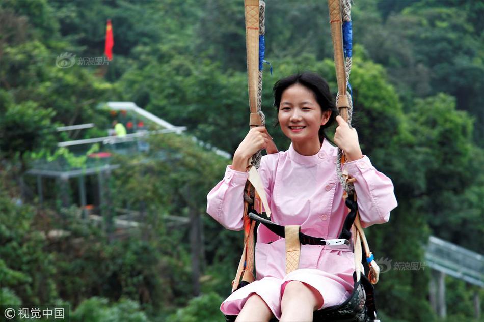 动漫美女被 奶头吸乳