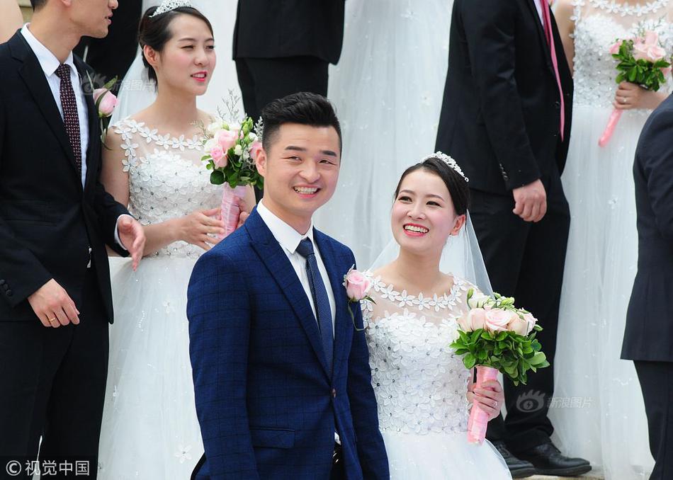 欧美娇小疯狂性色Xxxx喷水