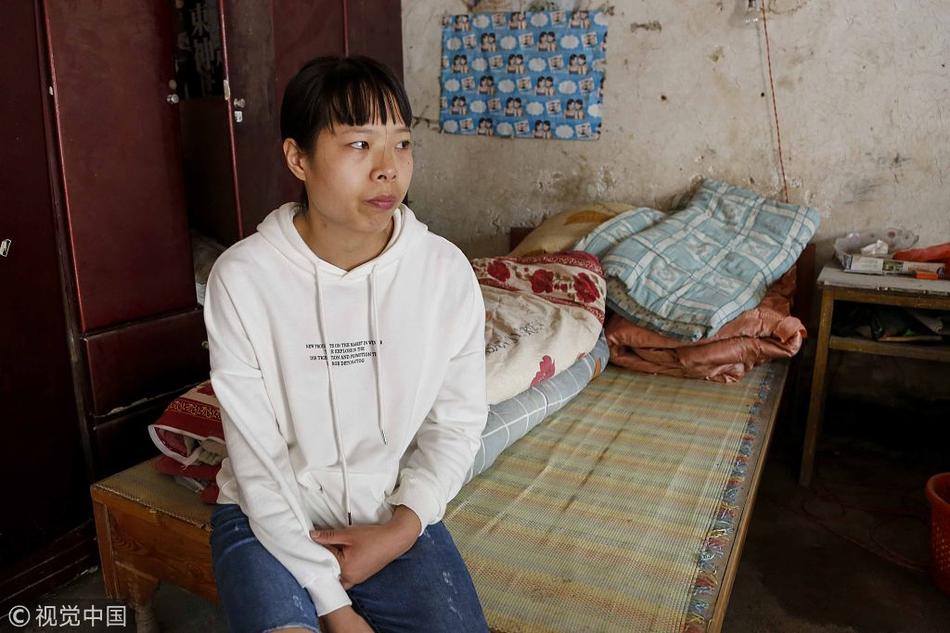 美女露胸无遮挡