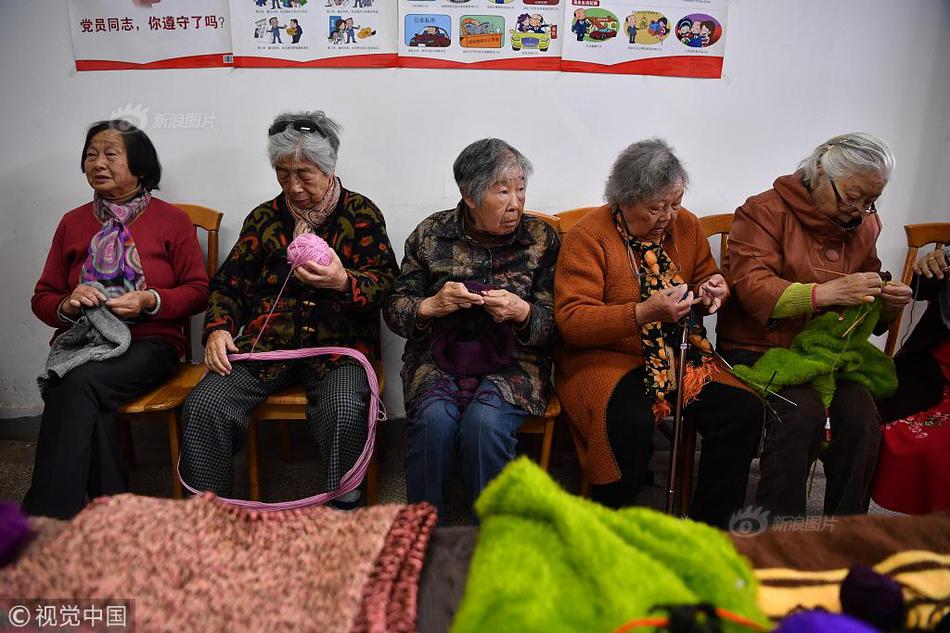 熬夜看球不伤身：CBA 解说的健康指南
