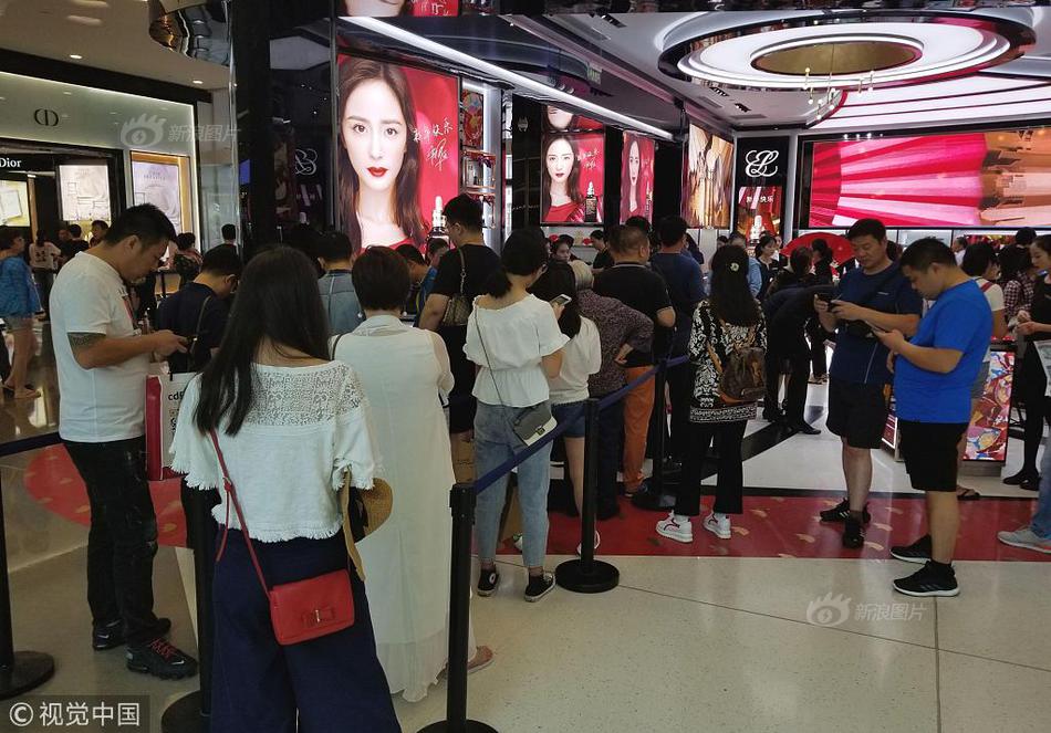 偷拍公厕女人尿尿网站