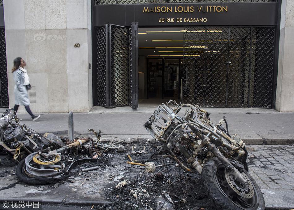 從小白到雀神：香港麻雀全攻略，這不隻是遊戲，是港式靈魂的碰撞 