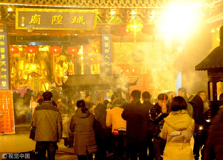 三上悠亚教室高无删减版