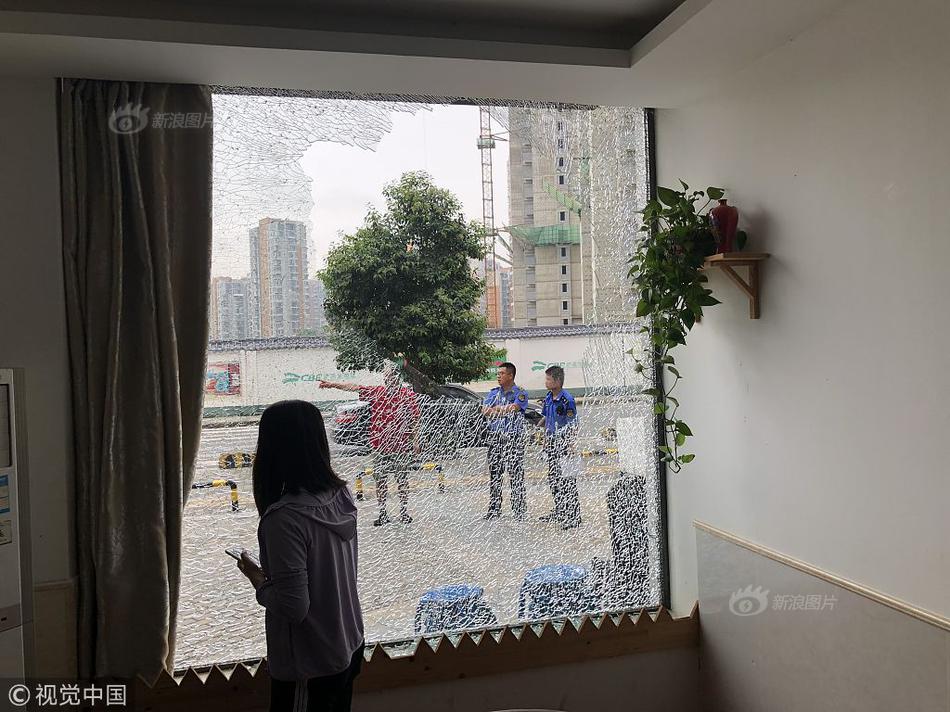 黑人狂躁中国人刘玥刘