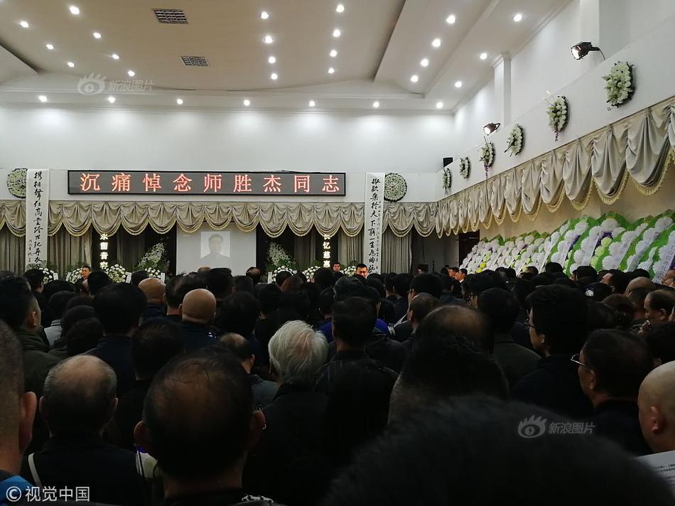 老太婆脱裤子让我桶她