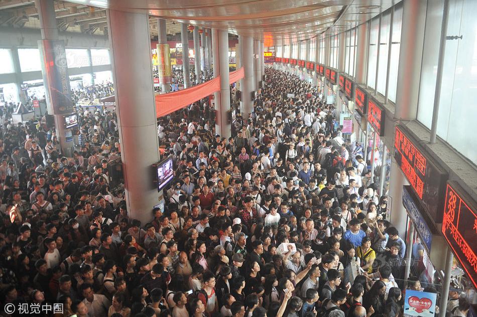 伸进内裤揉到高潮呻吟动漫图片
