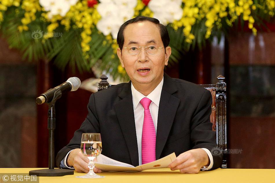 小婊孑啊轻点灬太粗太长了