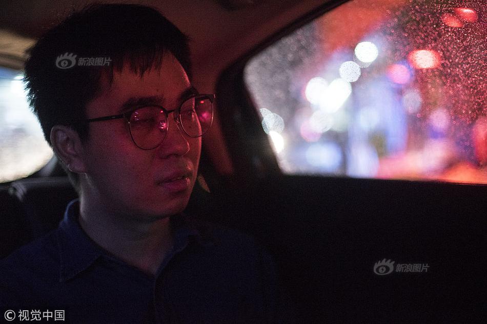 校花 开腿让我爽一夜游戏