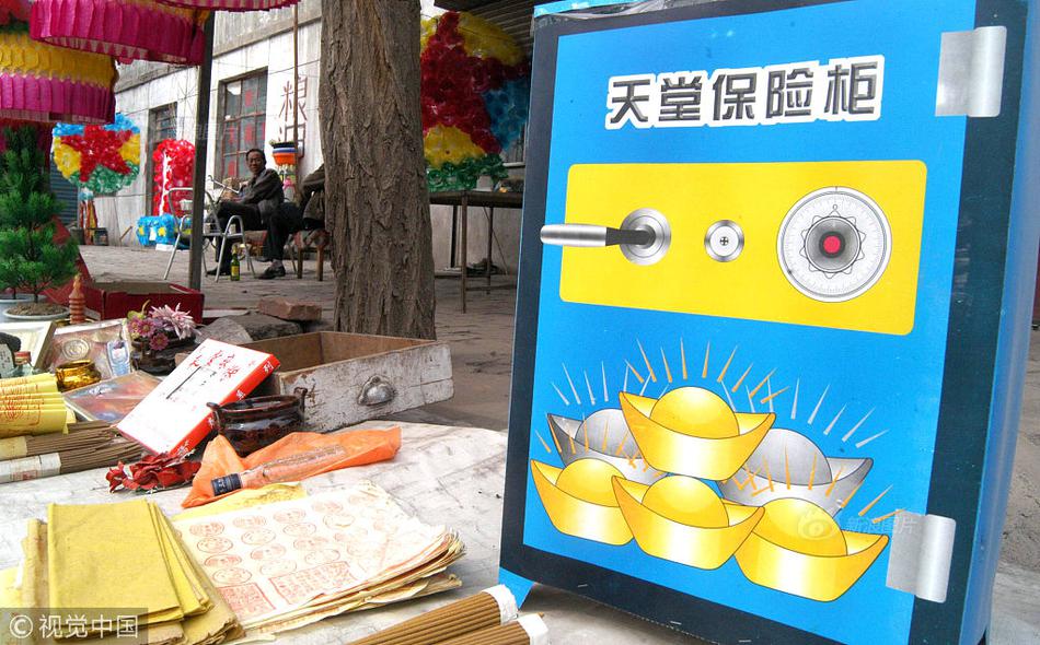 撕开老师胸罩吃她大乳